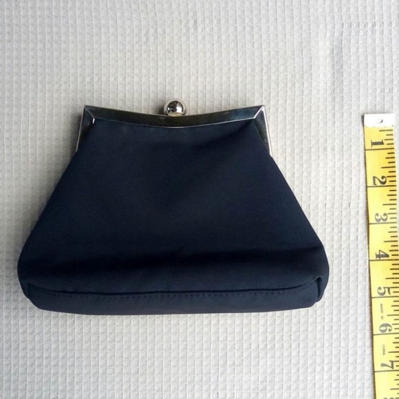 Liz Claiborne clutch purse - Picture 2 of 9